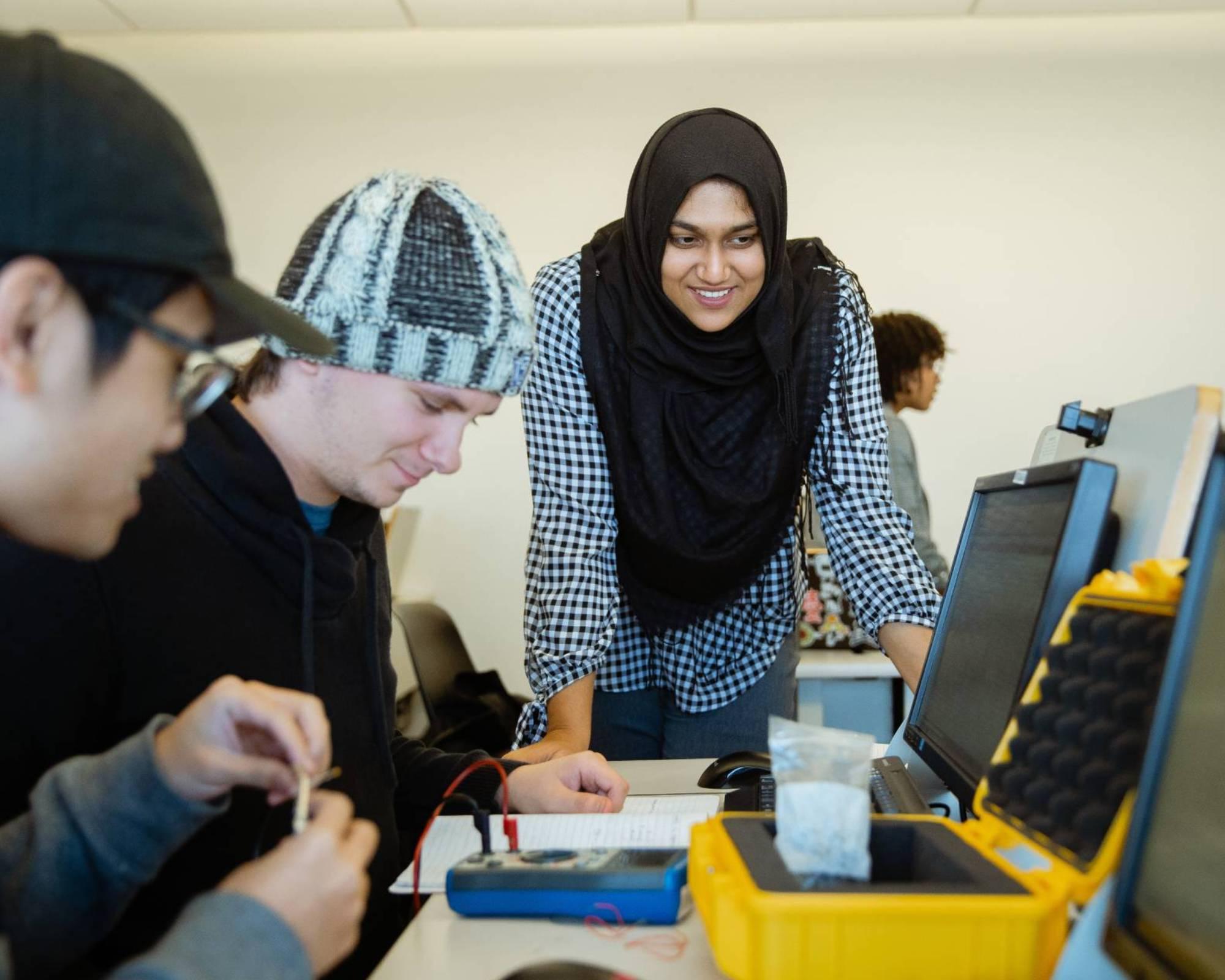 Class in Kennedy Hall of Engineering